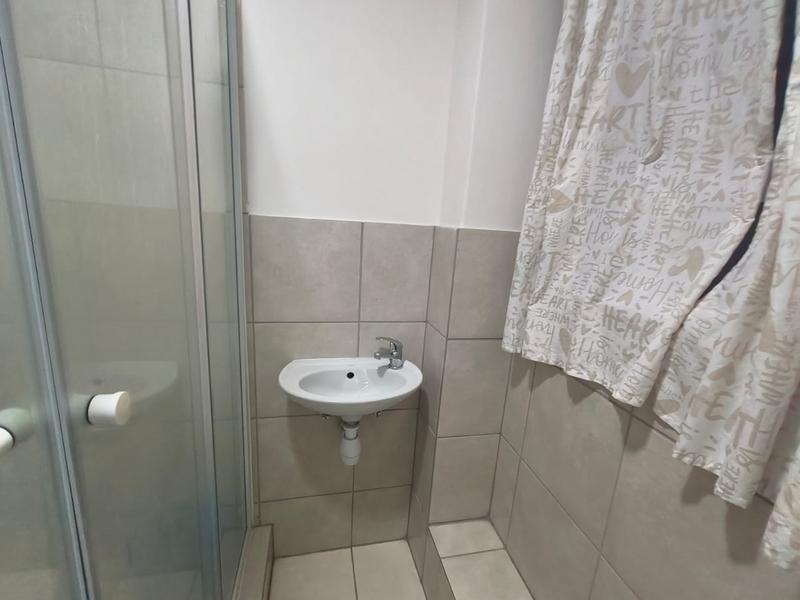 To Let 2 Bedroom Property for Rent in Highbury Western Cape